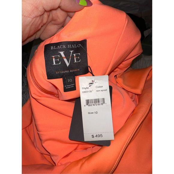 BLACK HALO Vanity Column Gown - Picture 9 of 9